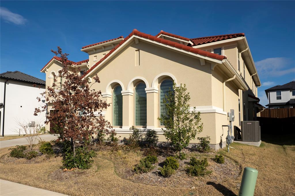 10904 Hollydale Road