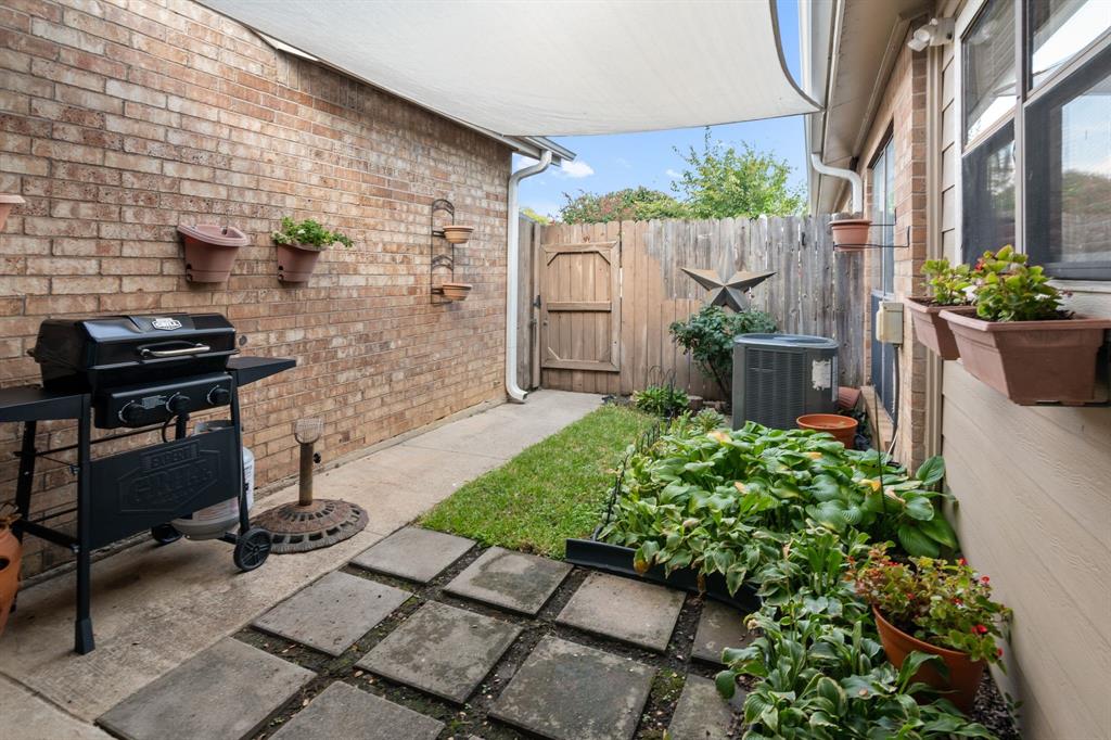 Shadowood Trail Condo - Residential