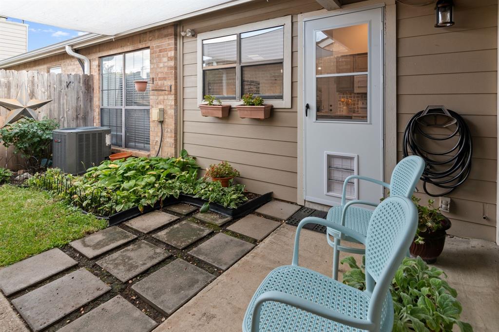 Shadowood Trail Condo - Residential