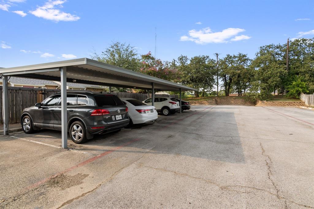 Shadowood Trail Condo - Residential