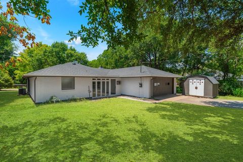 A home in Red Oak