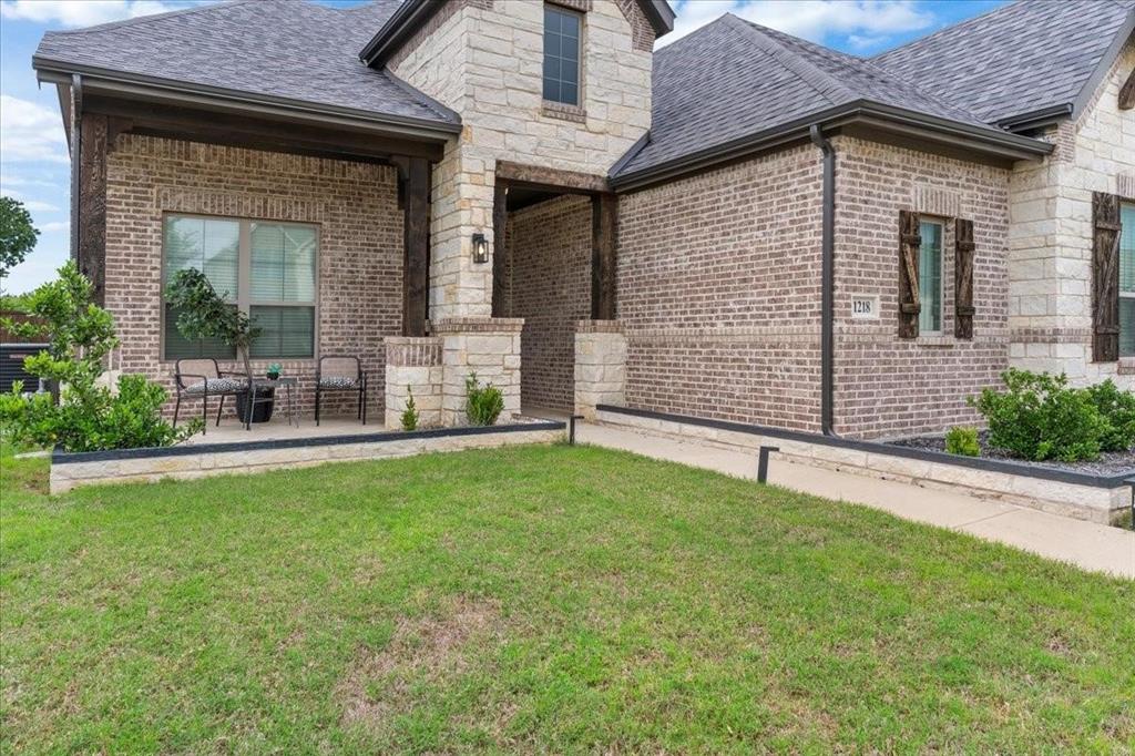 1218 Woodside Drive