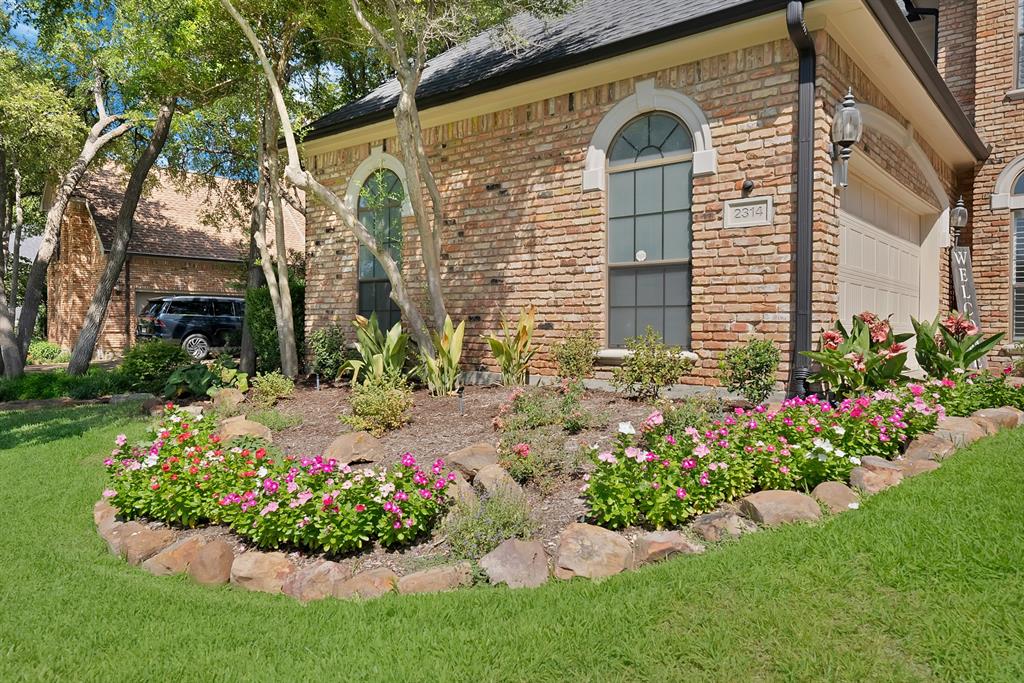 2314 Club Creek Boulevard
