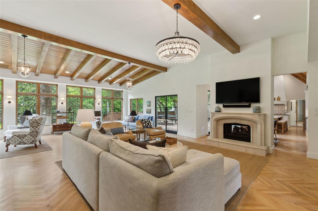 825 Lockwood Drive