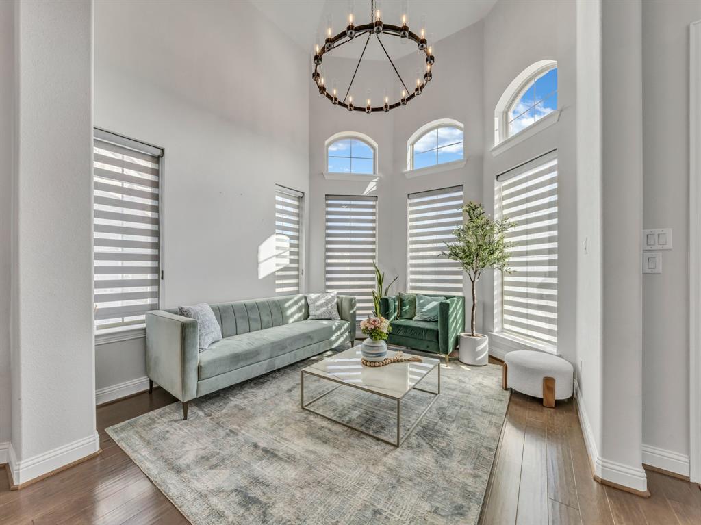 5513 Palisades Drive