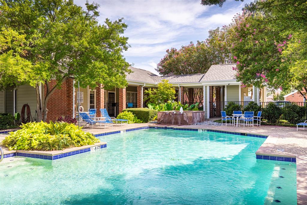 Bent Trail Twnhms - Residential