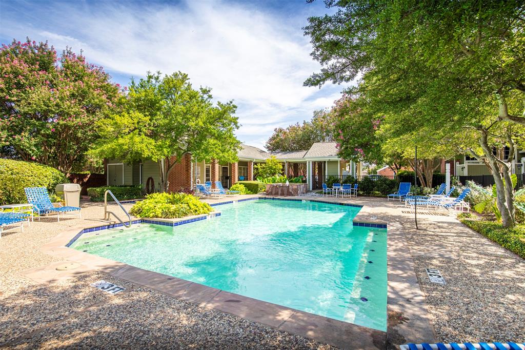 Bent Trail Twnhms - Residential