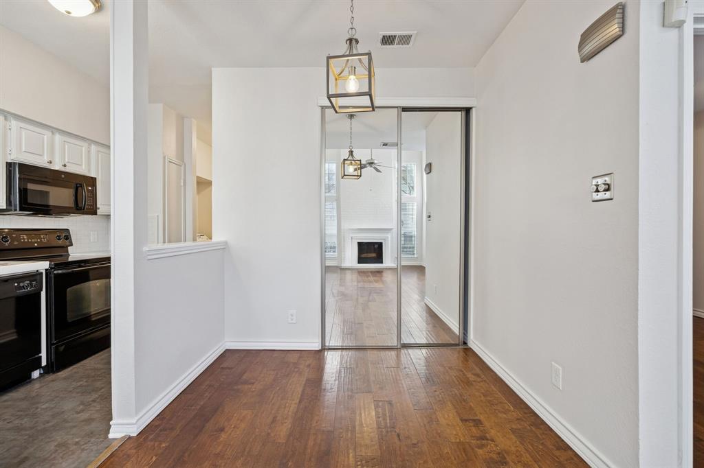 Bent Trail Twnhms - Residential