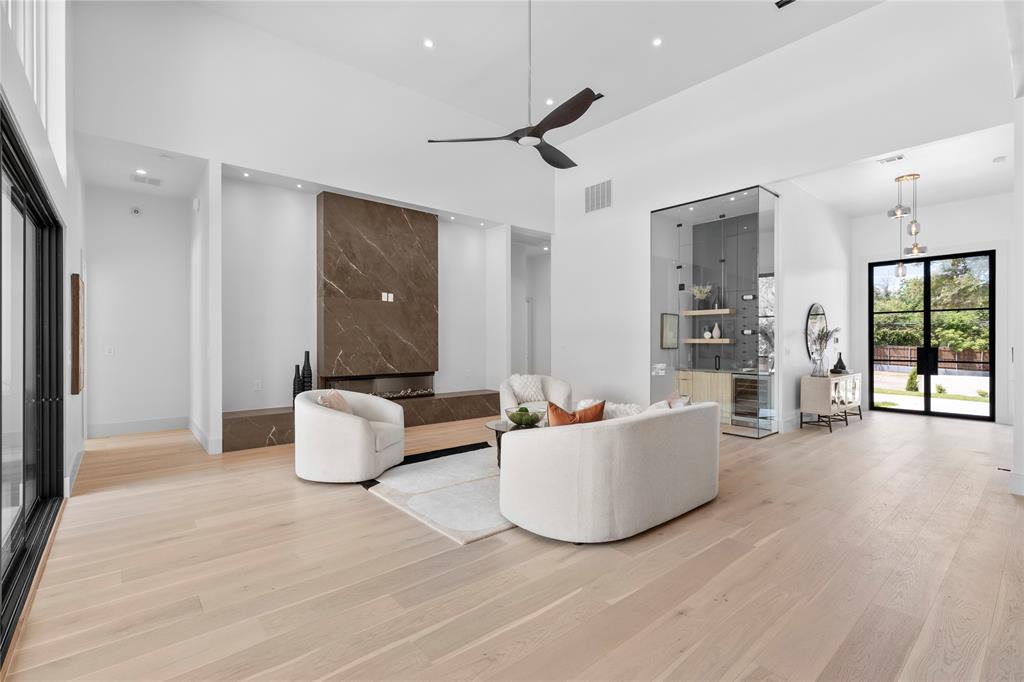 11232 Hillcrest Road