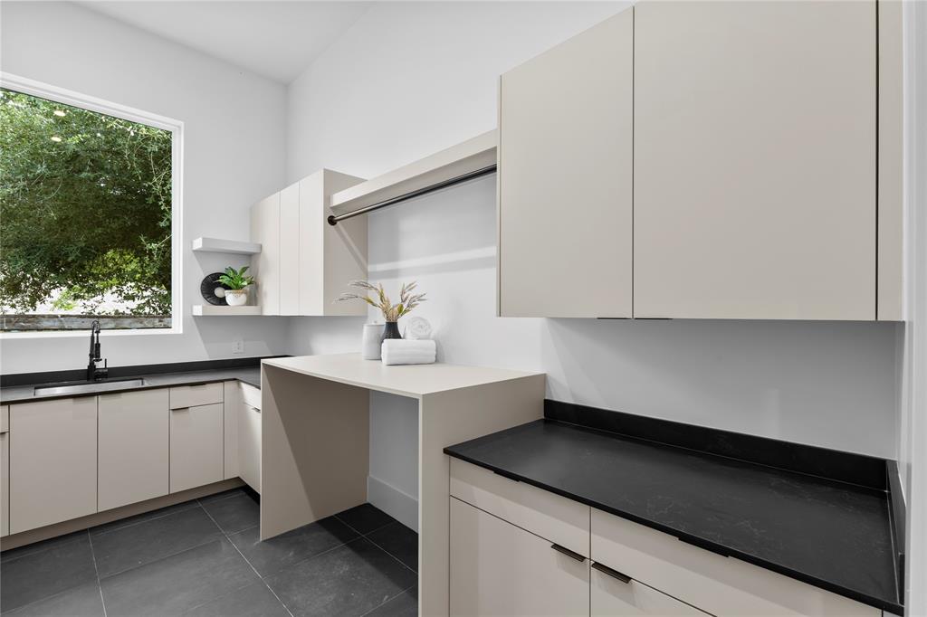 EUDORA ESTATES NO 3 - Residential