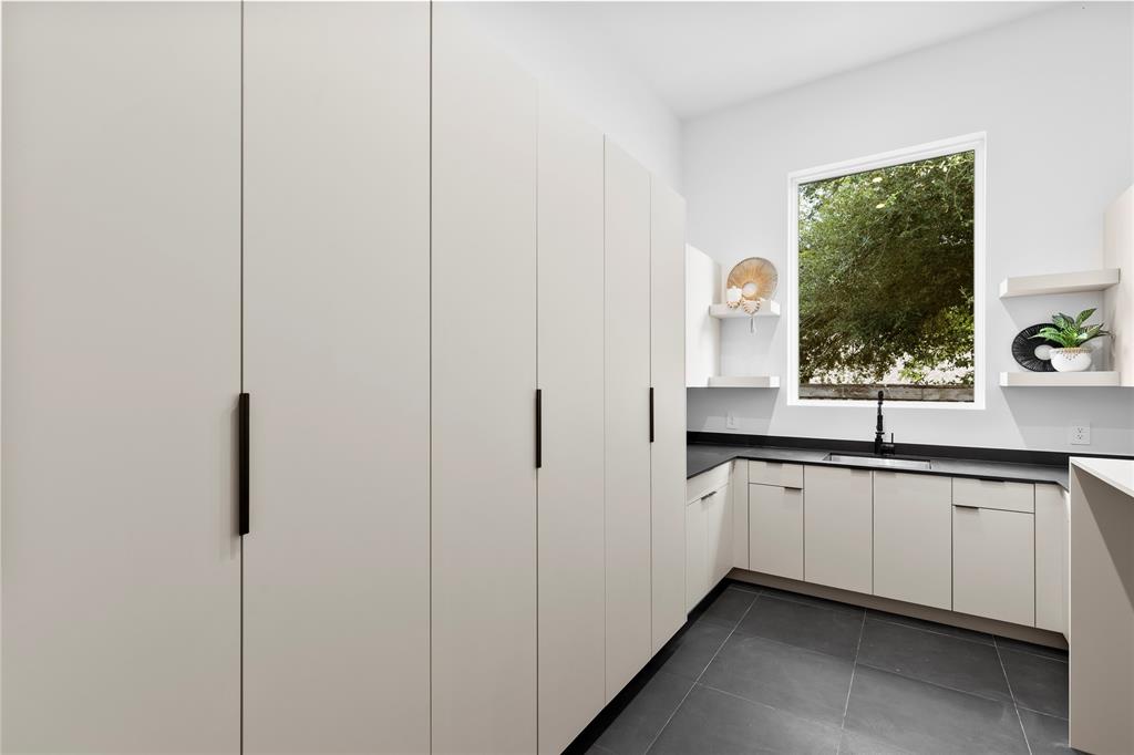 EUDORA ESTATES NO 3 - Residential