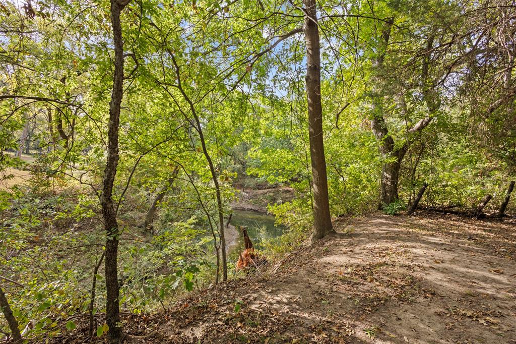 STEPHEN B MCCOMMAS ABST 888 P 411 TR 35 ACS 5.9635 - Commercial Sale