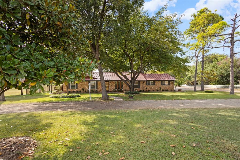 STEPHEN B MCCOMMAS ABST 888 P 411 TR 35 ACS 5.9635 - Commercial Sale