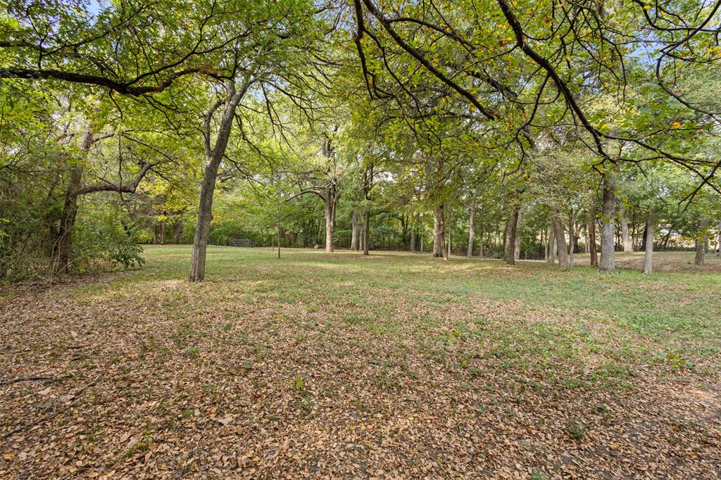 STEPHEN B MCCOMMAS ABST 888 P 411 TR 35 ACS 5.9635 - Commercial Sale