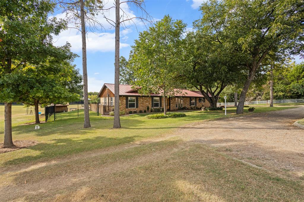 STEPHEN B MCCOMMAS ABST 888 P 411 TR 35 ACS 5.9635 - Commercial Sale