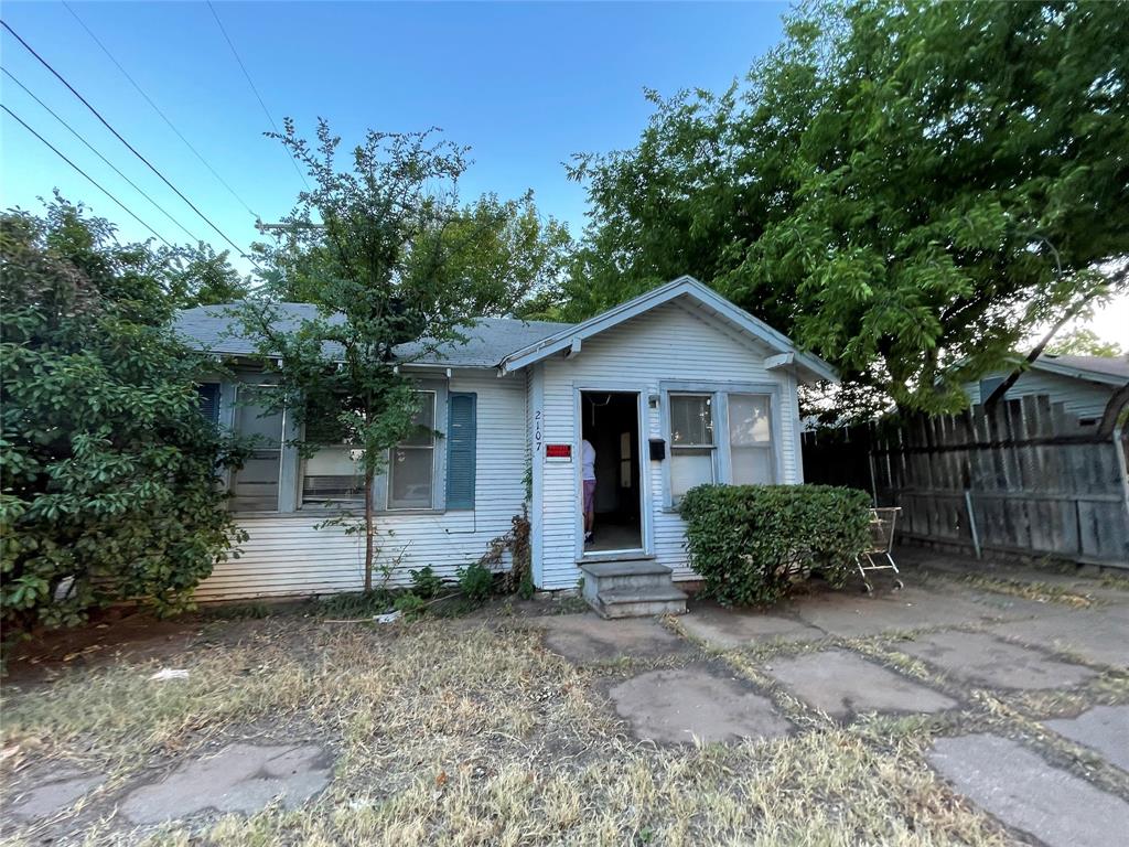 Photo 1 of 12 of 2107 Avenue I house