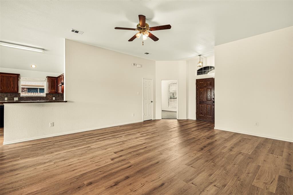 1909 Meadowlark Lane