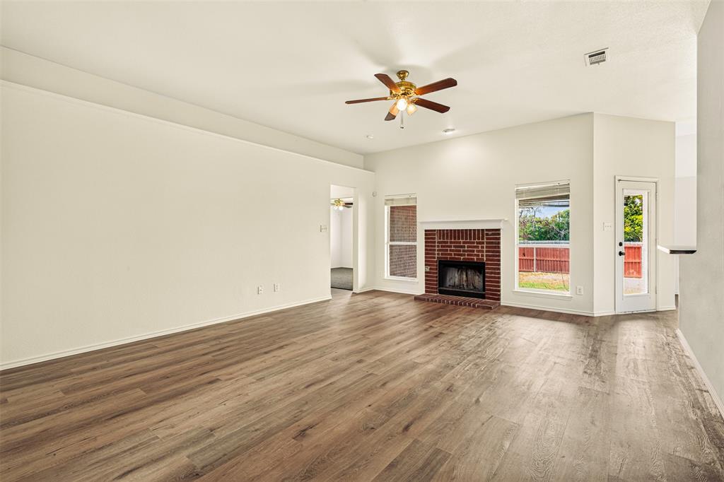 1909 Meadowlark Lane