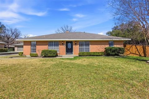Photo of 2401 E Windsor Drive, Denton, TX 76209 (MLS # 21183309)