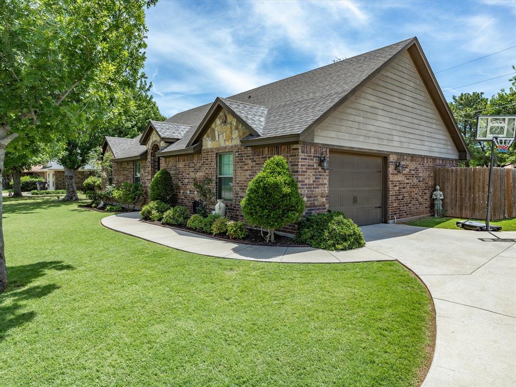 1323 Fairway Dr