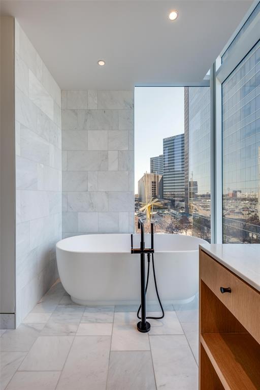 1747 Leonard Street 403