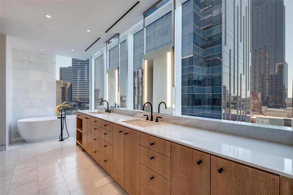 1747 Leonard Street 403