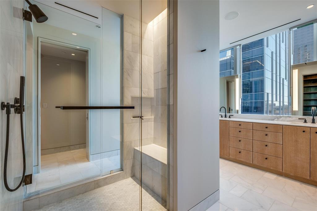 1747 Leonard Street 403