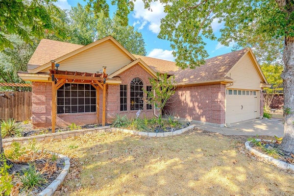 1522 HAYLOFT LN, GRANBURY, TX 76048 - Image fb7d92adc69e7cad906dcb30ed94fcd9/2980540704