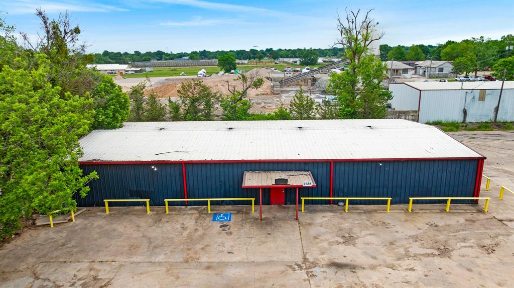 Fairview Additionclements - Commercial Sale
