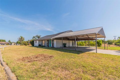 A home in Jacksboro