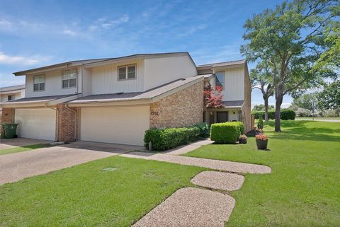 2902 Woodcroft Circle Carrollton TX 75006
