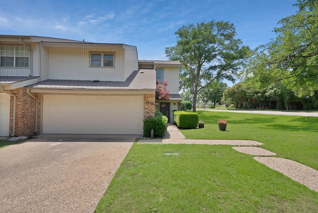 2902 Woodcroft Circle