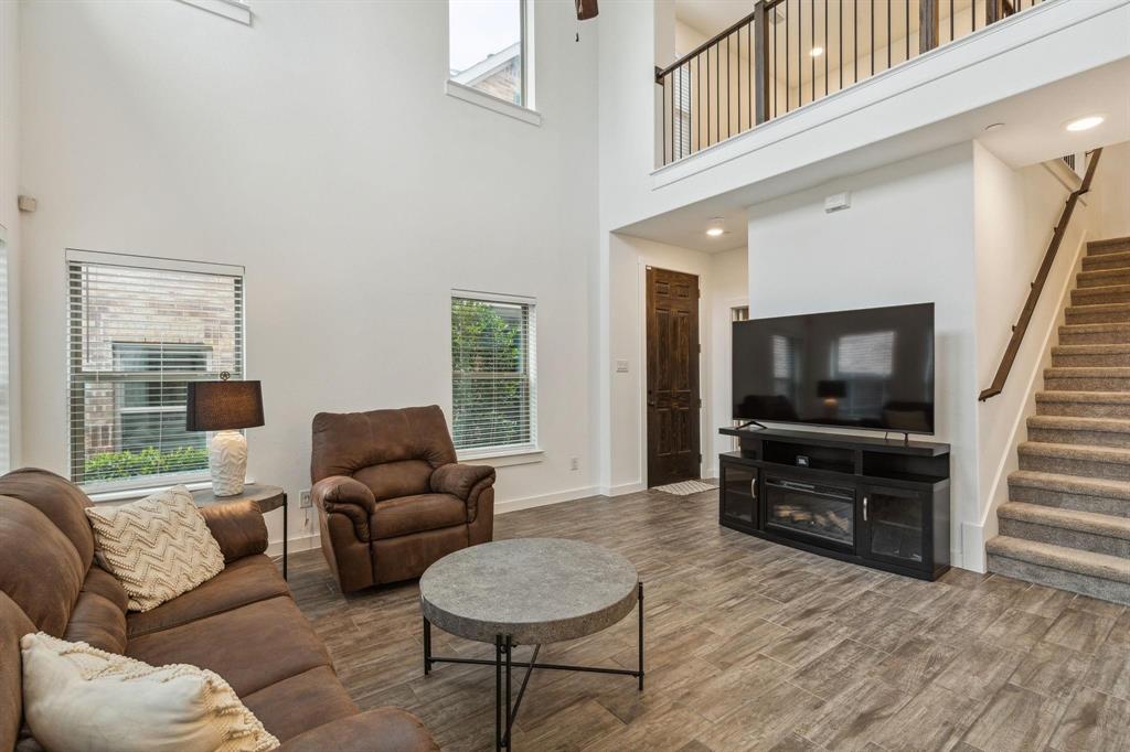 2756 Starburst Drive