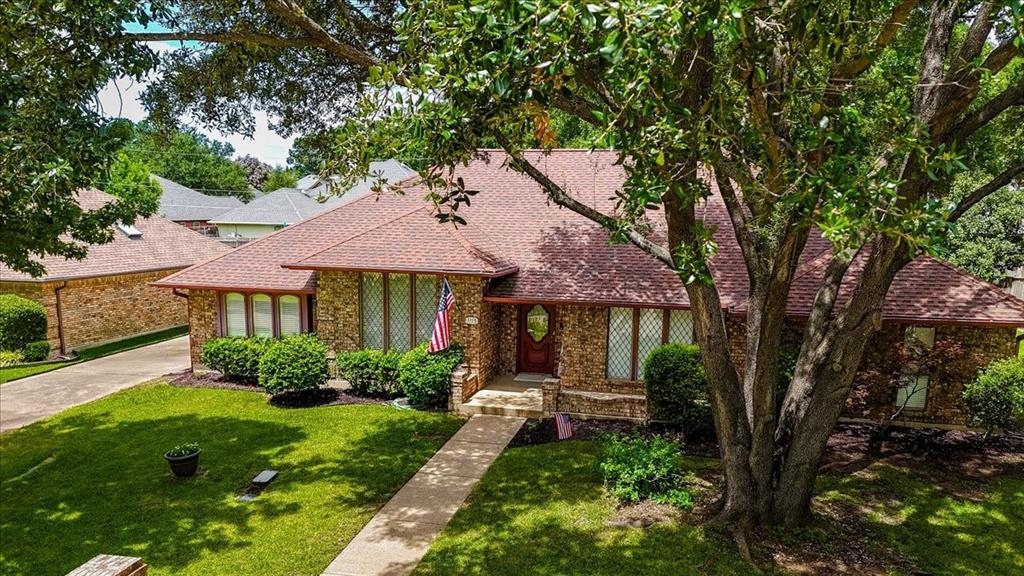 1115 Shady Oak Trail