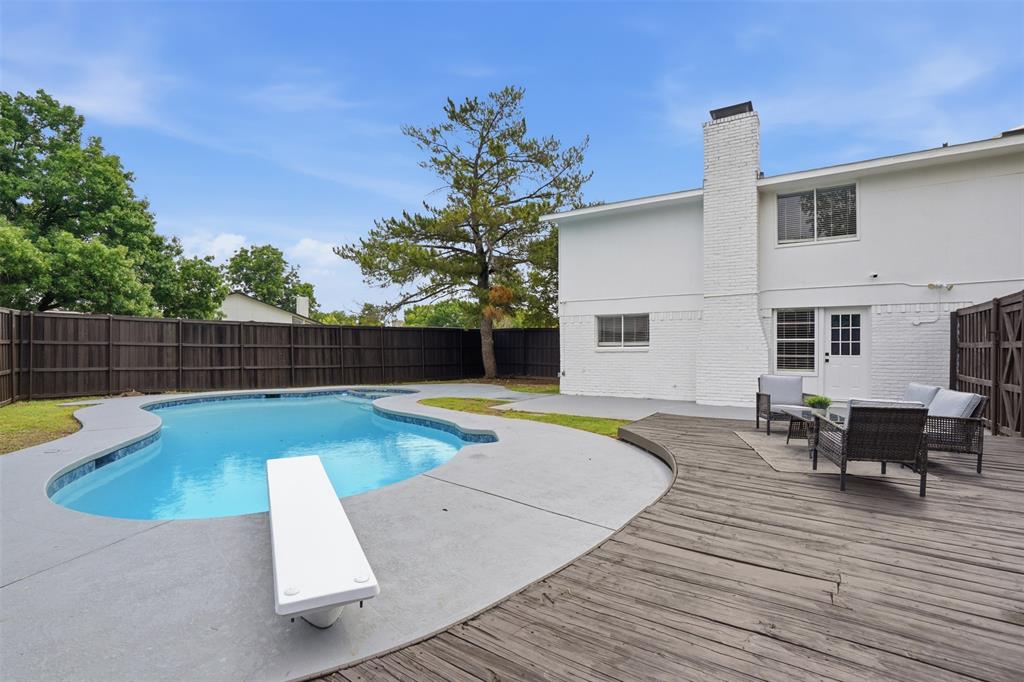 5017 Roundtable Lane