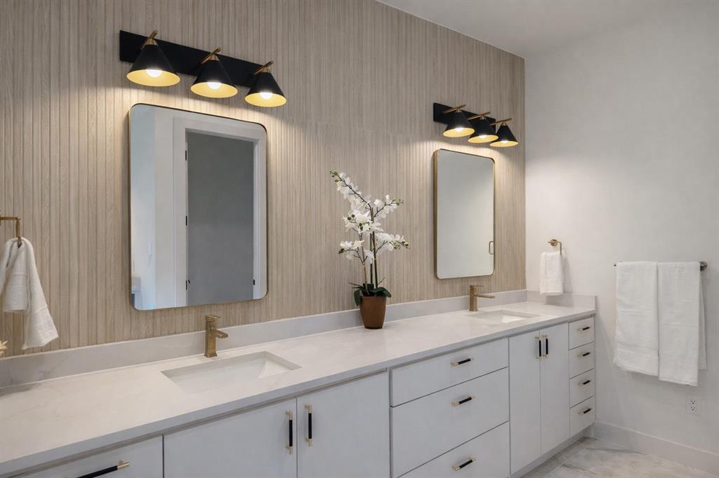 RANDALLS PLAINVIEW - Residential