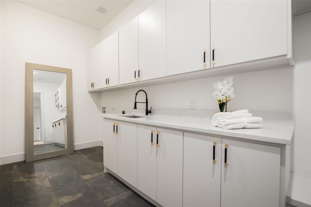 RANDALLS PLAINVIEW - Residential