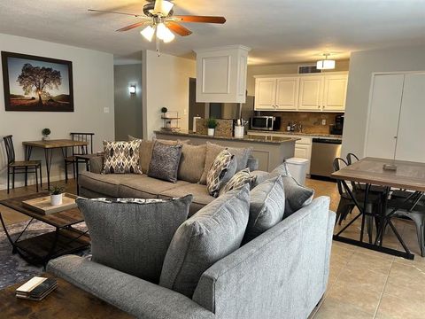 Photo of 400 Green Canyon Drive, Mesquite, TX 75150 (MLS # 21189103)