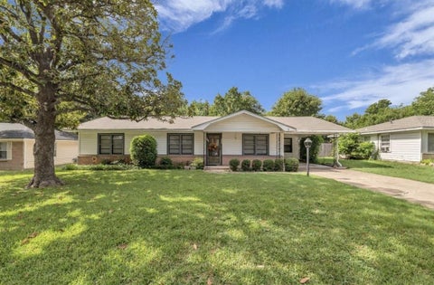 Photo of 3300 Wynmore Drive, Waco, TX 76706 (MLS # 21391540)