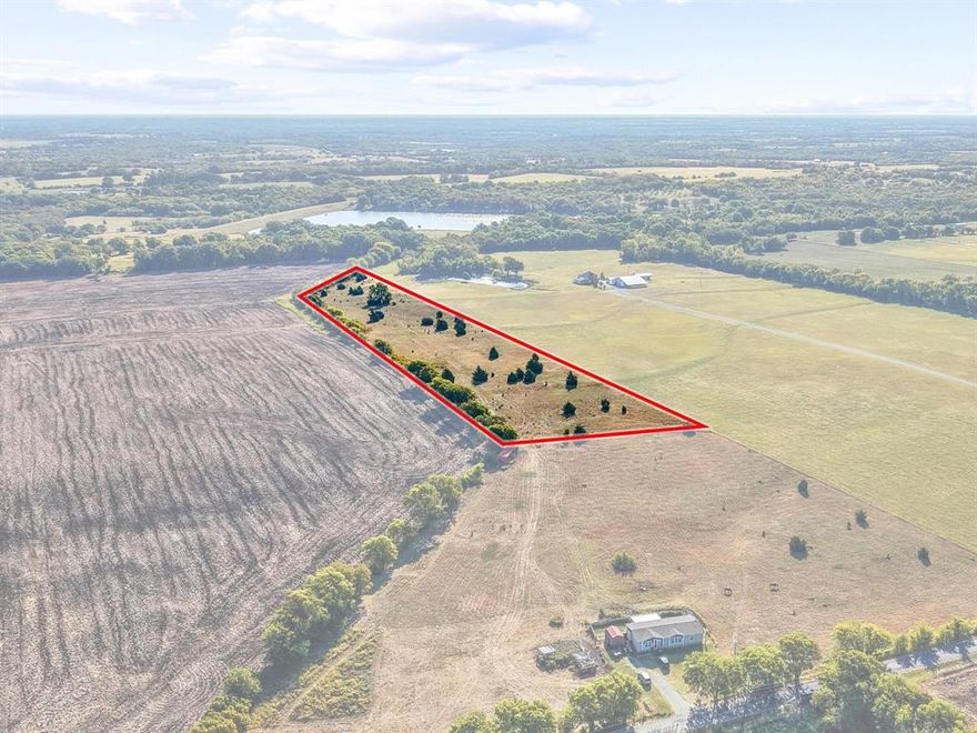 Beautiful 8-acre tract tucked away on quiet Sears Rd in Bells, TX! Flat, build-ready land surrounded by peaceful countryside — the perfect spot to create your dream home, hobby ranch, or weekend retreat. Enjoy country living with easy access to Hwy 82, Sherman, and Lake Texoma. Plenty of space, privacy, and charm — ready for your vision!