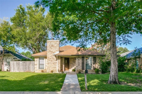 Photo of 1103 Appleton Drive, Mansfield, TX 76063 (MLS # 21314050)