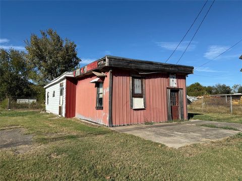 1001 E Main Street Clarksville TX 75426