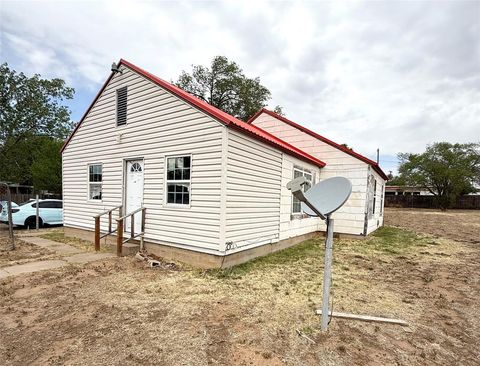 Photo of 207 E Central Avenue, Amarillo, TX 79108 (MLS # 21247694)