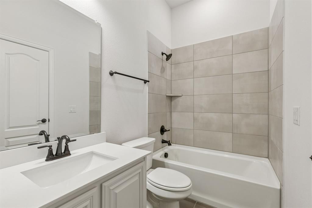 PALOMA CREEK - Residential Lease