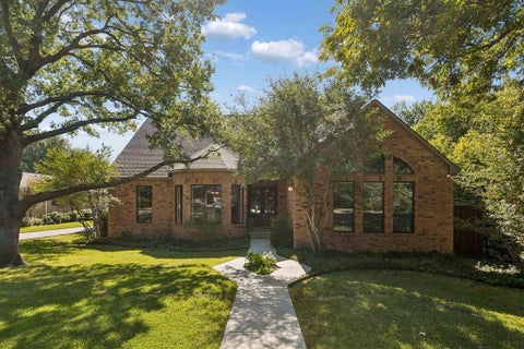 Photo of 9006 Windy Crest Drive, Dallas, TX 75243 (MLS # 21421581)