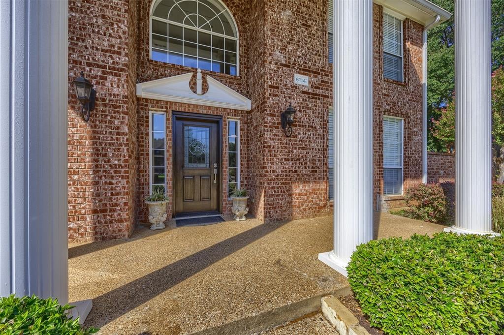 6114 Waller Lane