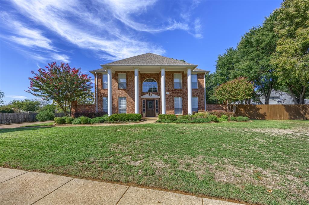 6114 Waller Lane