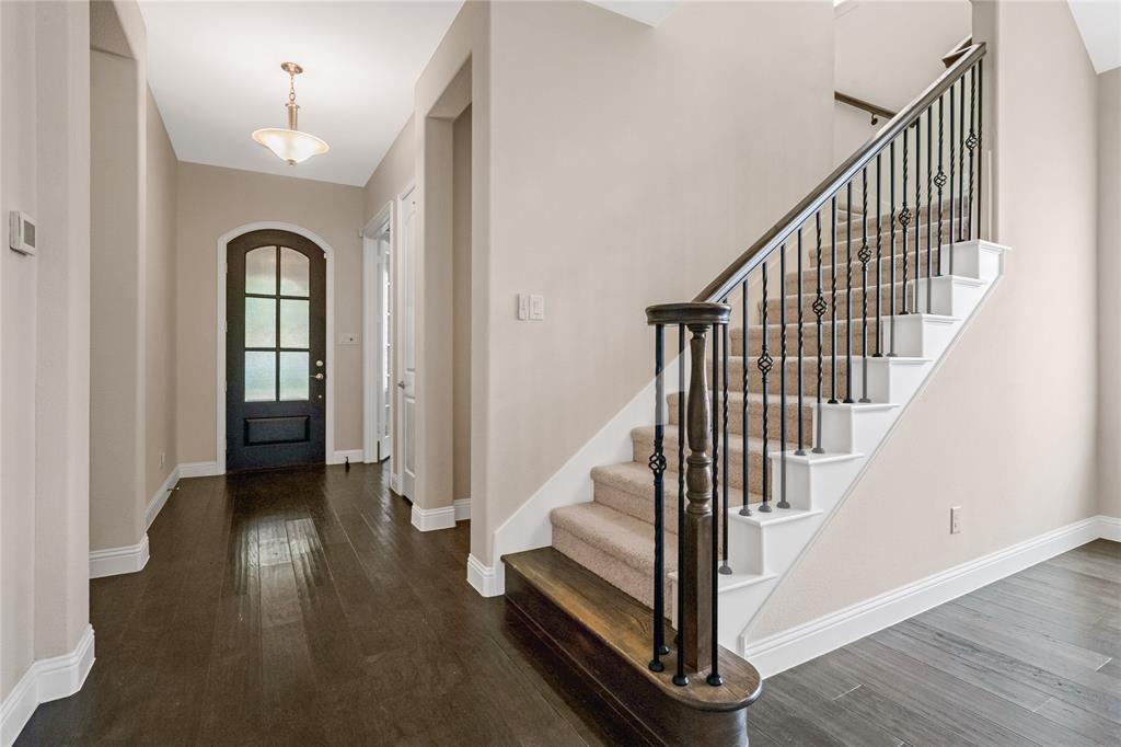 2712 Cross Oak Place