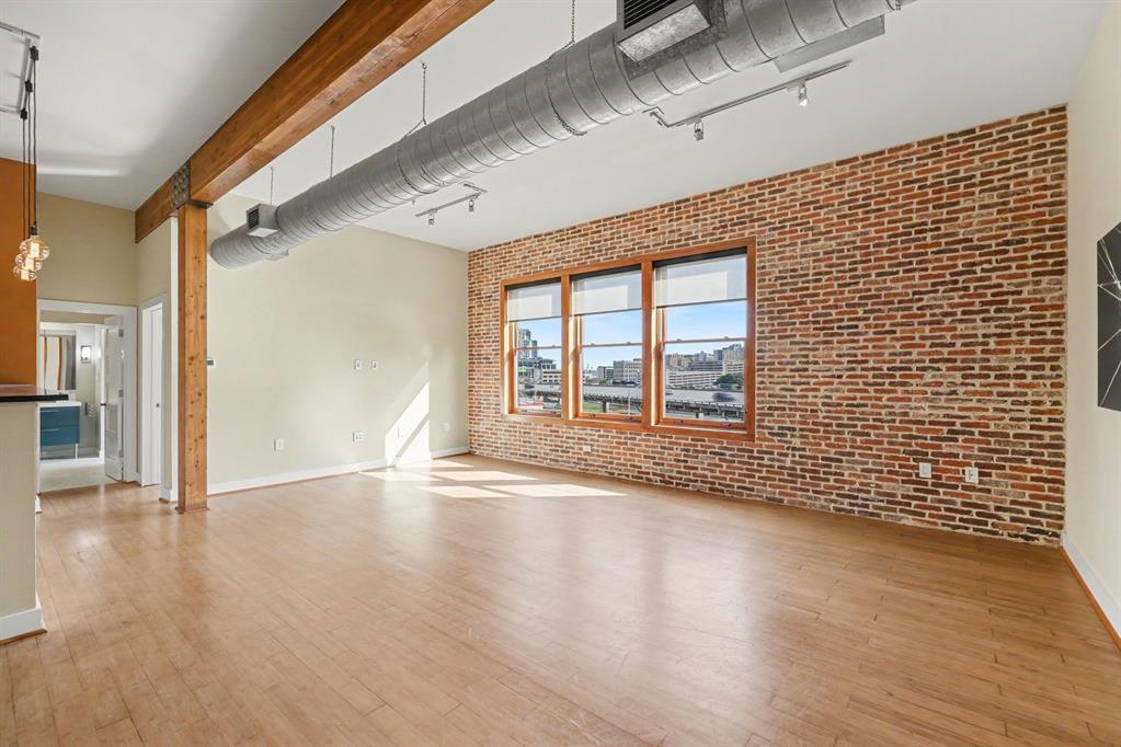 2502 Live Oak Street 338