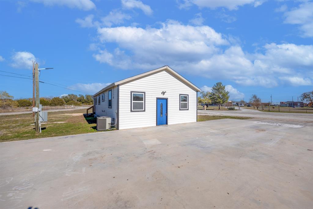 147 Western Lake Drive
